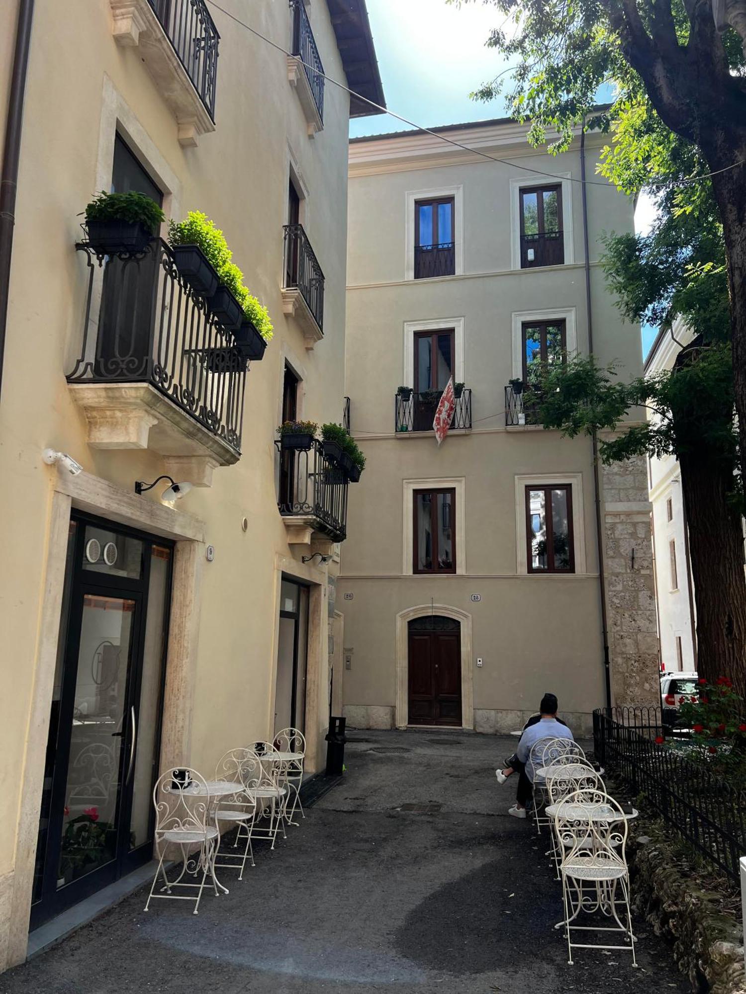 Вилла Dimora Largo Silvestro Dell'Aquila- Centro Storico Экстерьер фото
